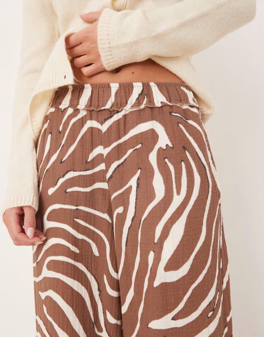 SPODNIE ANIMAL PRINT CASUAL