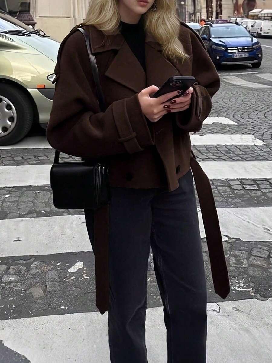 BRĄZOWY PŁASZCZ GUZIKI