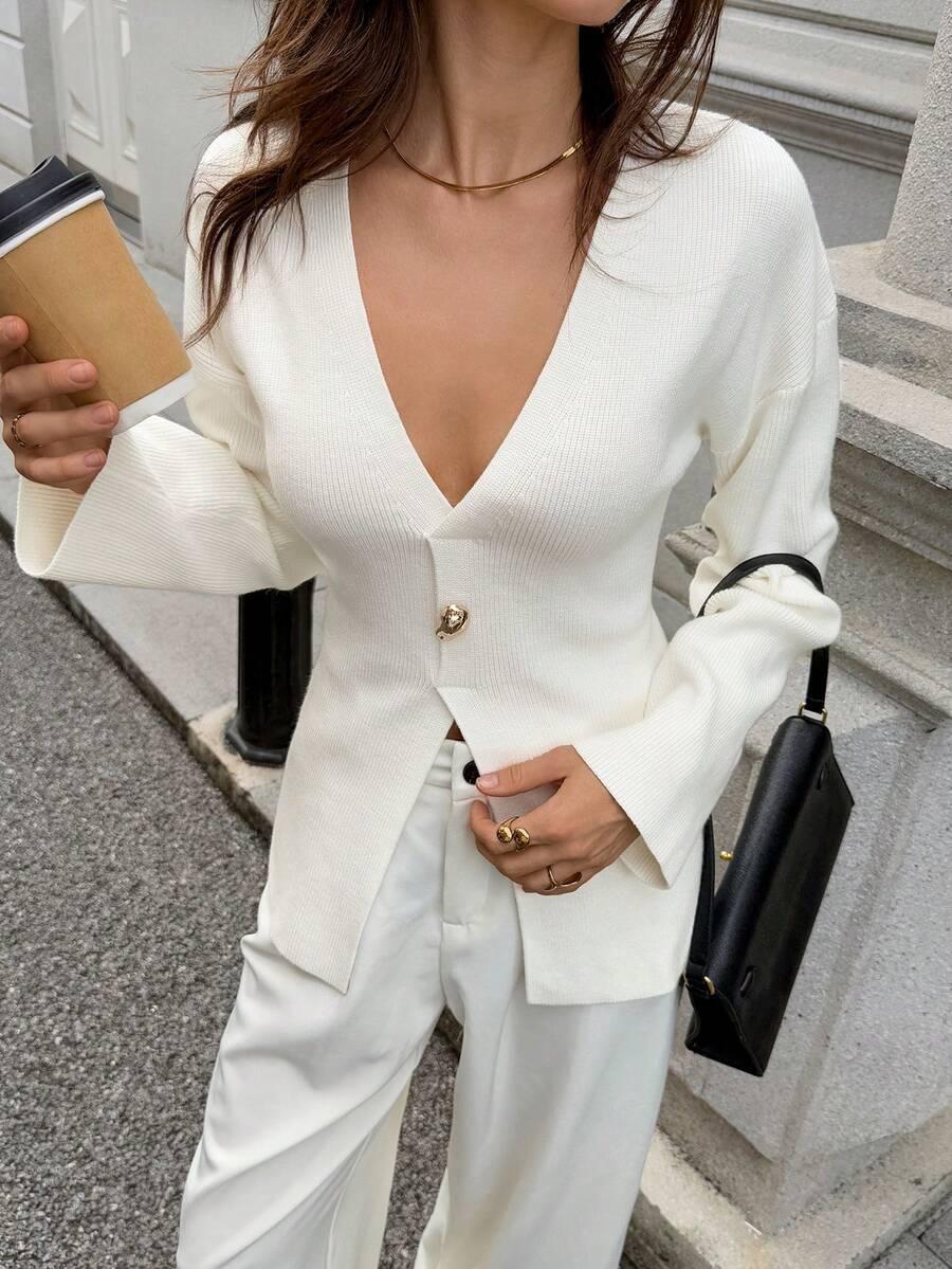 BIAŁY SWETER V-NECK