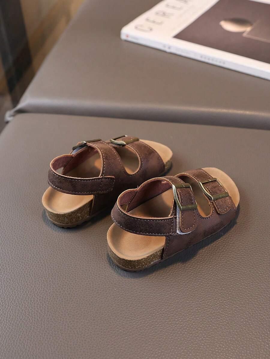 brązowe sandały sprzączki