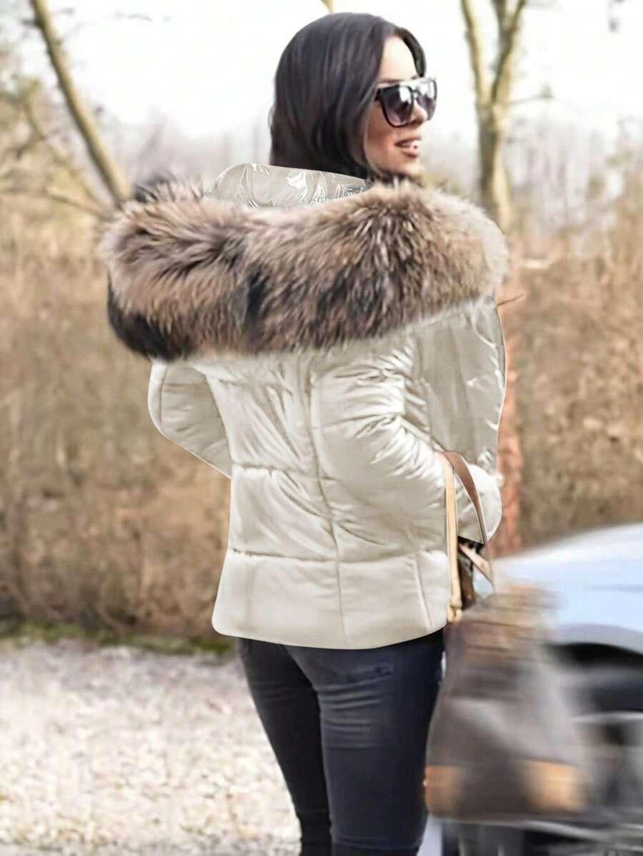 biała pikowana kurtka kaptur