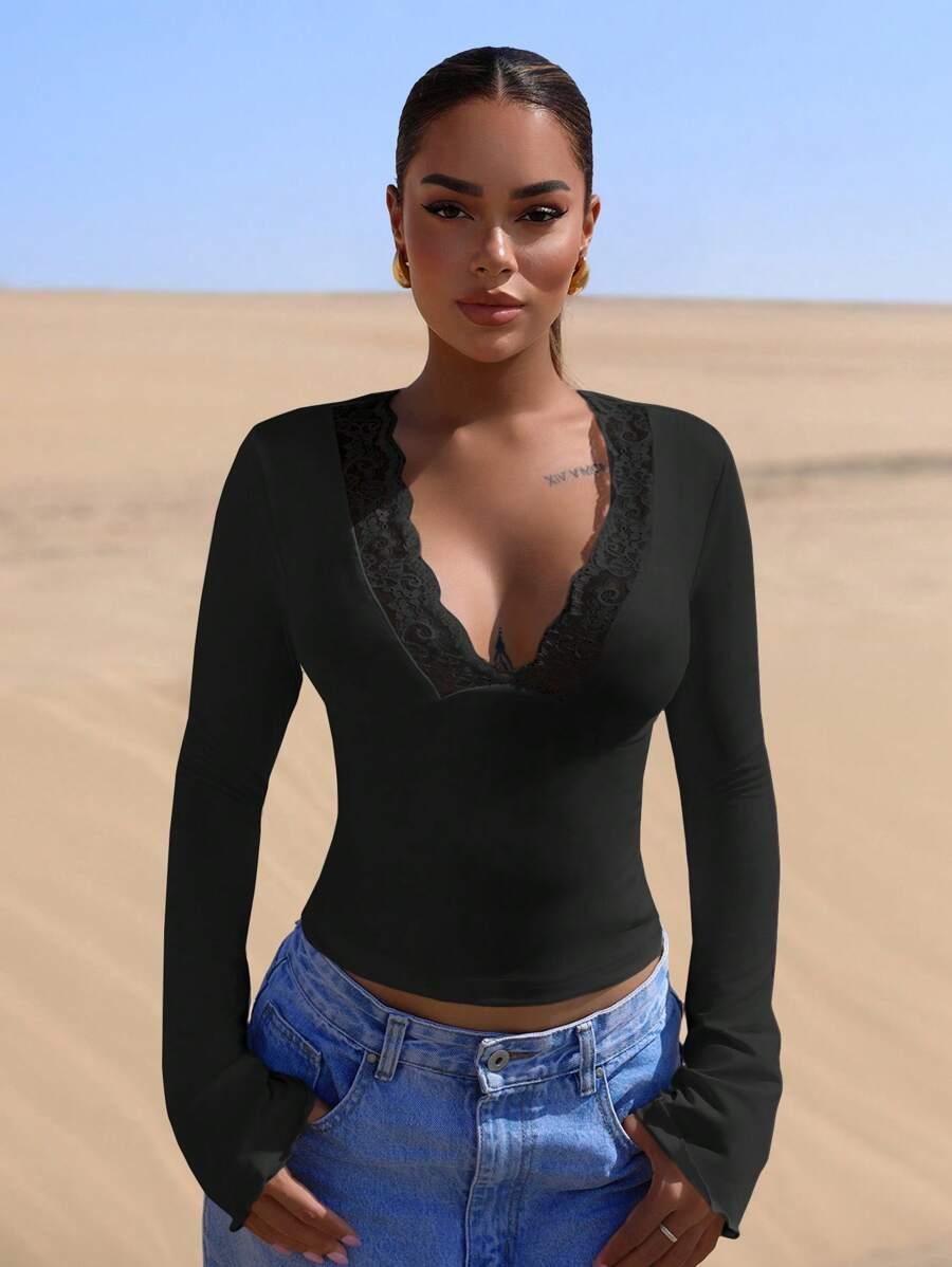 CZARNA BLUZKA V NECK KORONKA