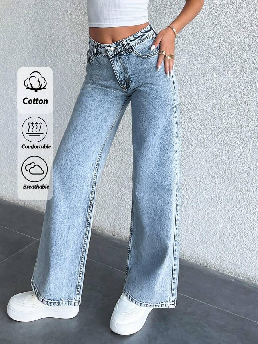 niebieskie spodnie jeans