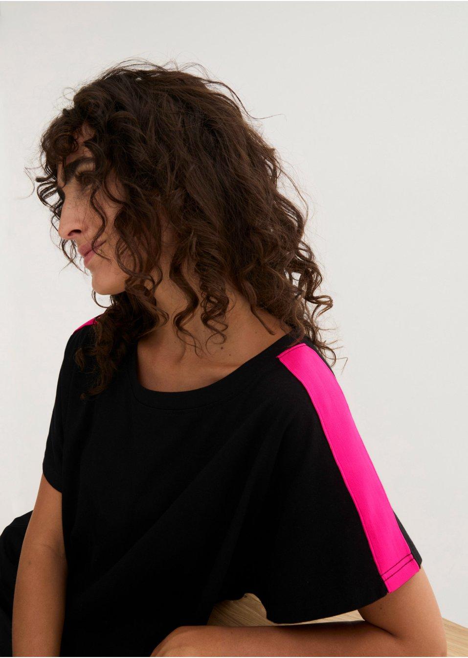 CZARNY T-SHIRT BASIC
