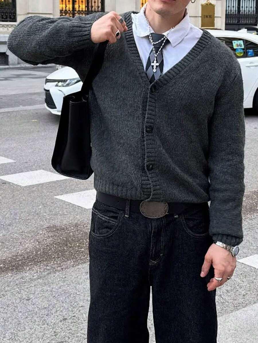 SZARY SWETER GUZIKI
