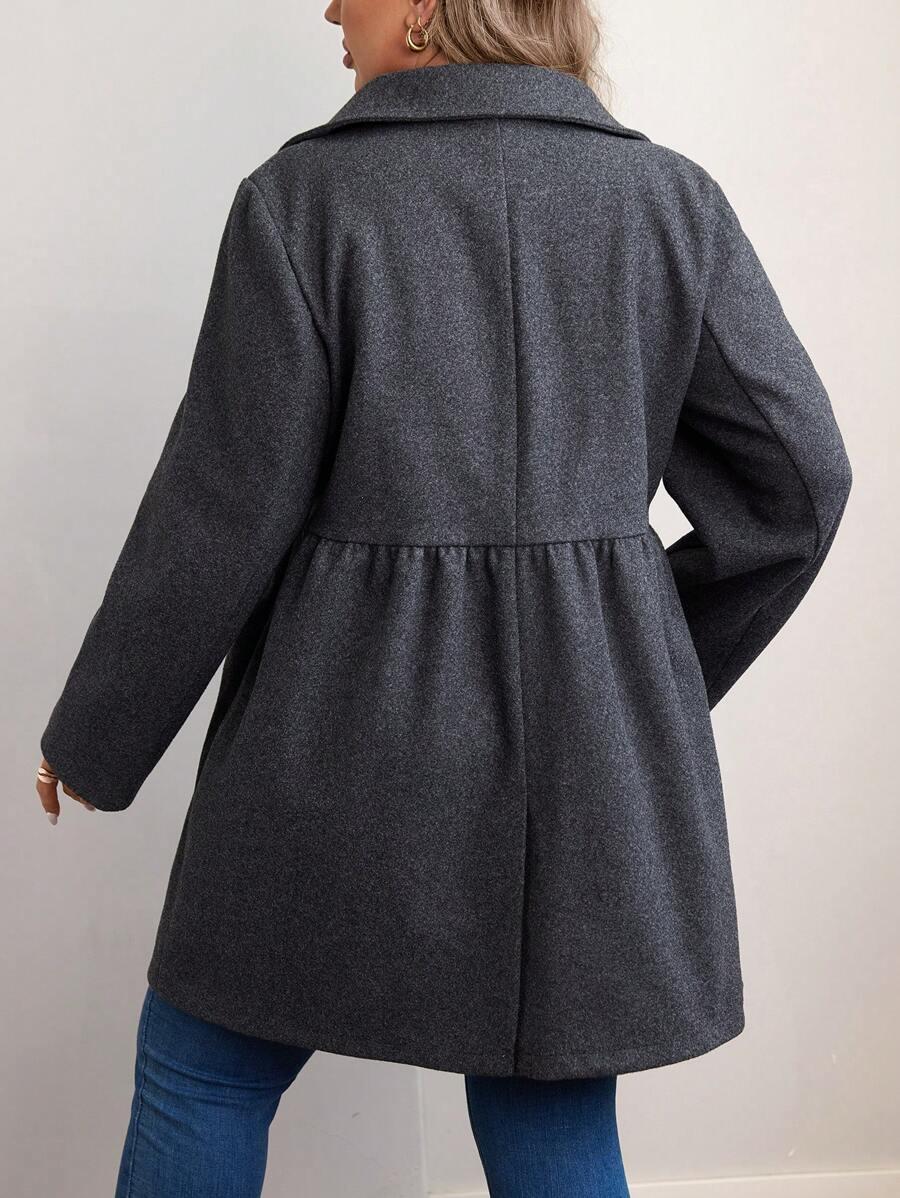 PŁASZCZ DAMSKI W STYLU VINTAGE Z PODKREŚLONĄ TALIĄ