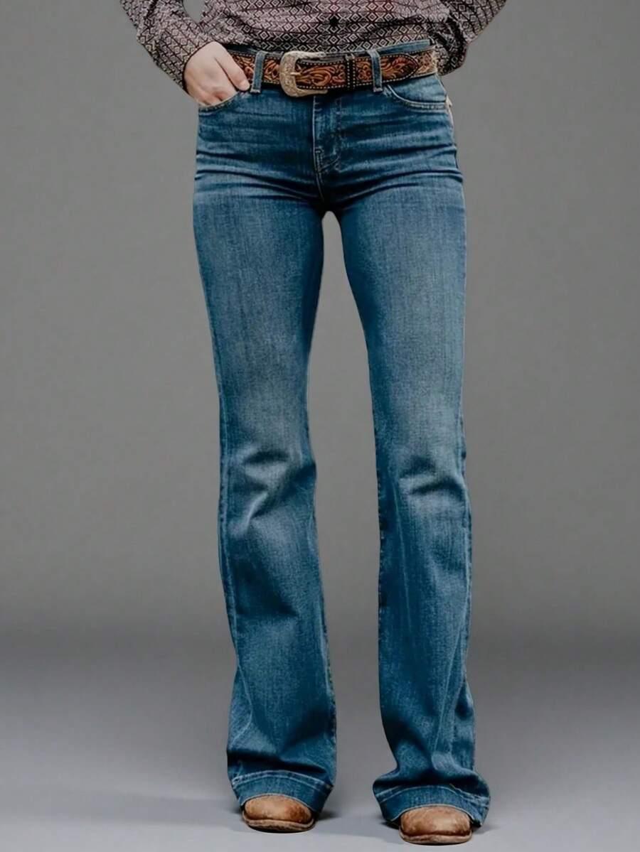 niebieskie spodnie jeans