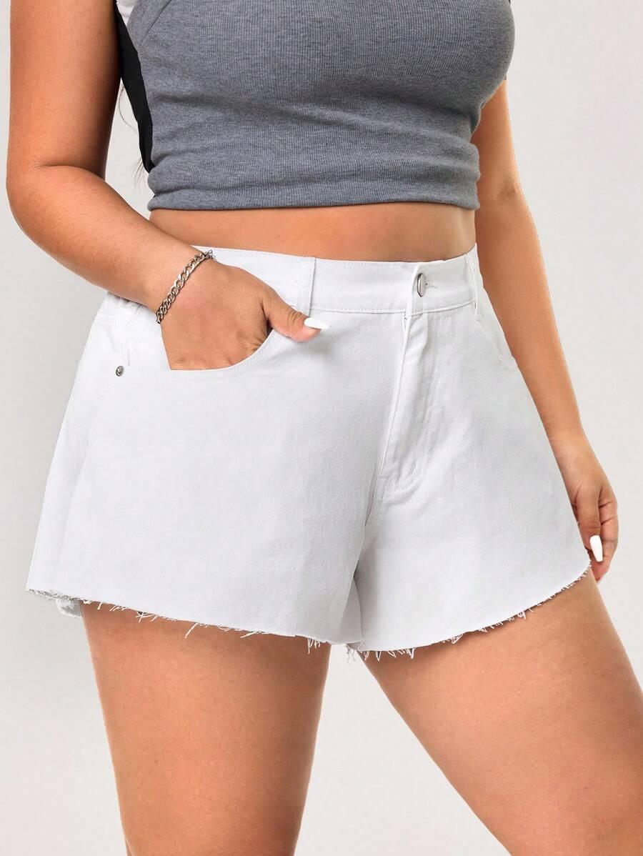 białe spodenki jeans