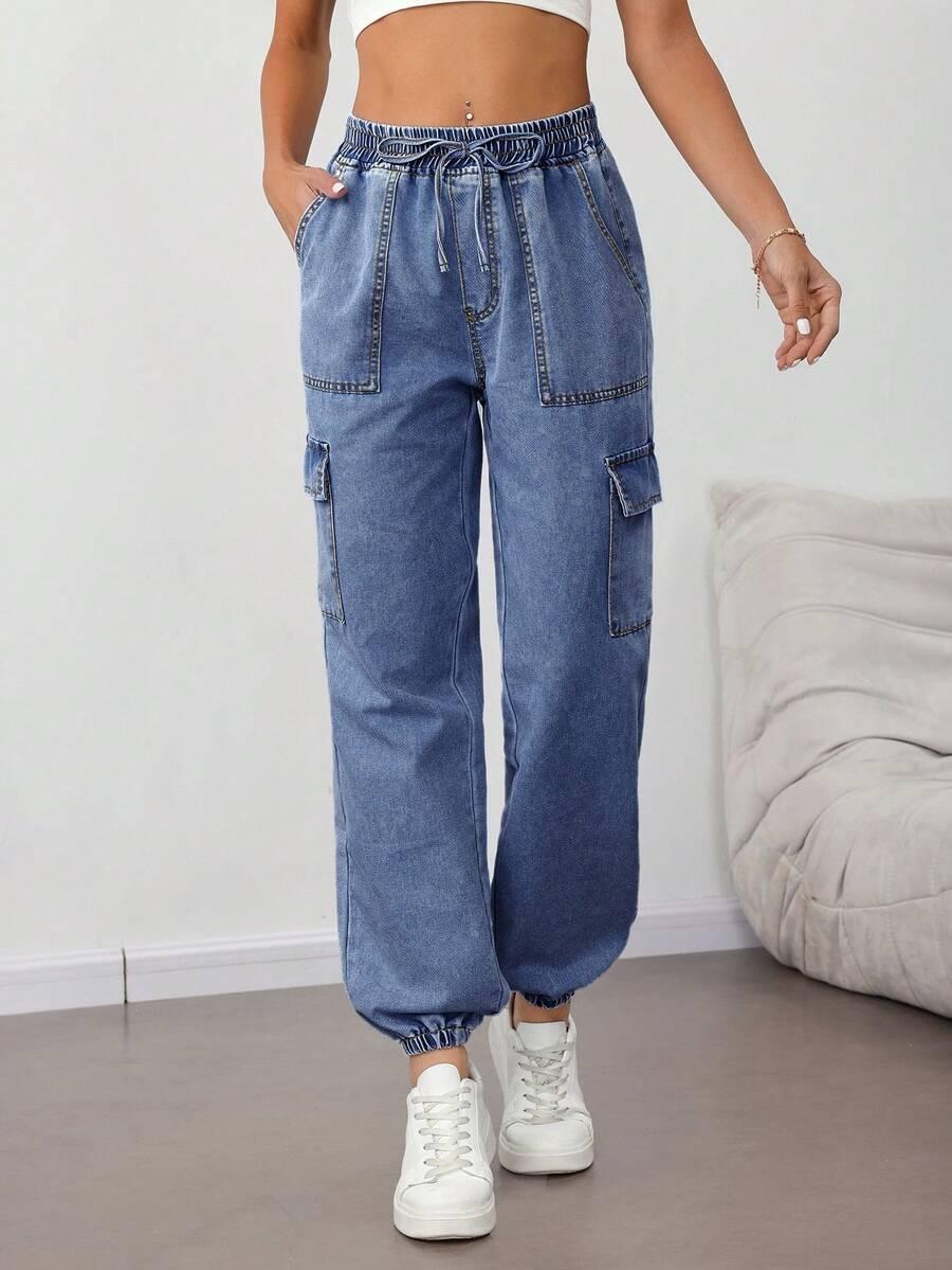niebieskie spodnie jeans