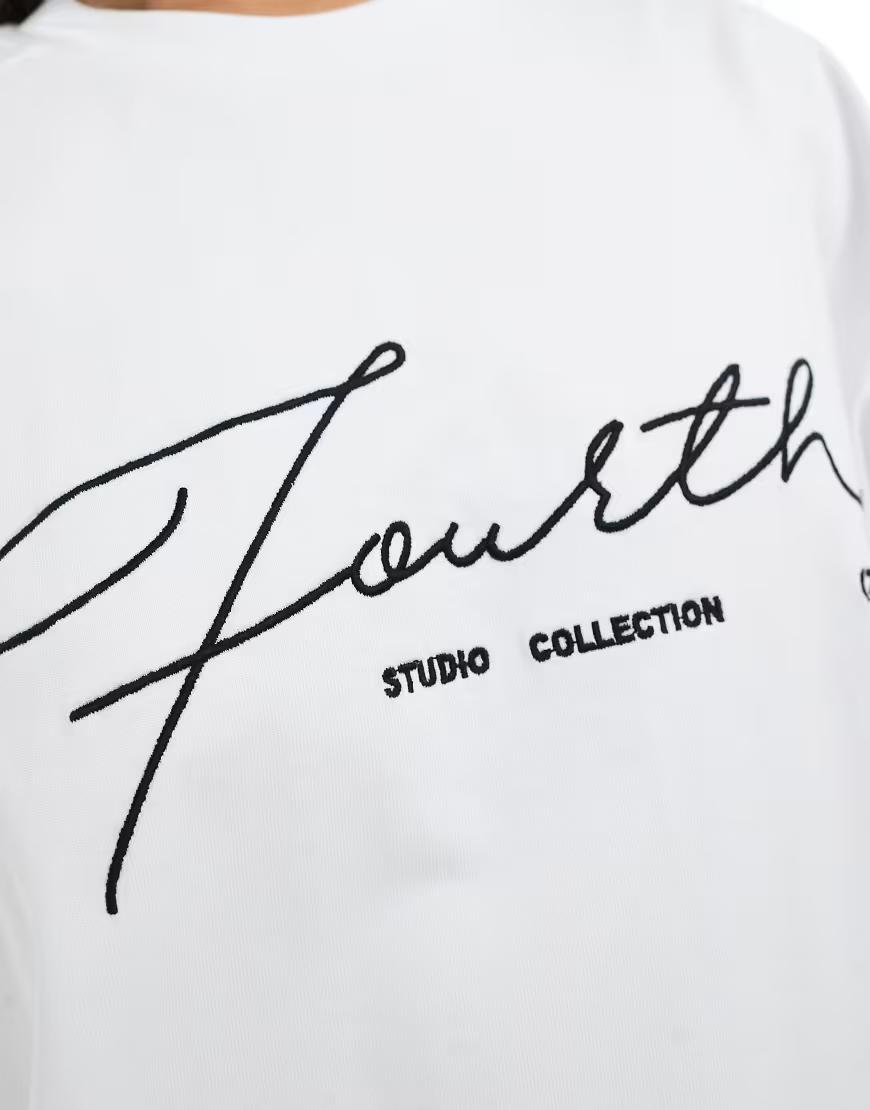 biały t-shirt okrągły dekolt haft