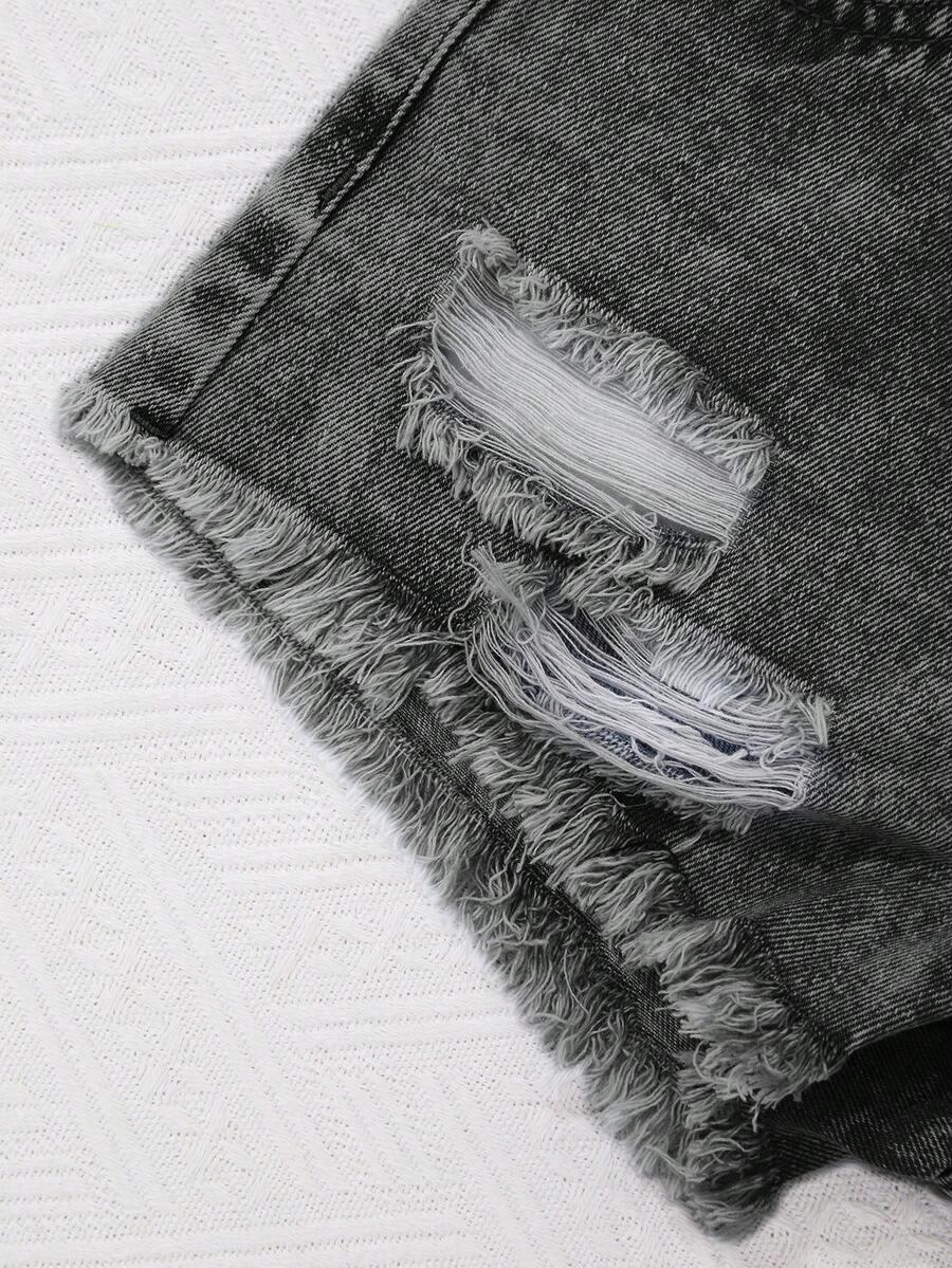 szare spodenki jeans