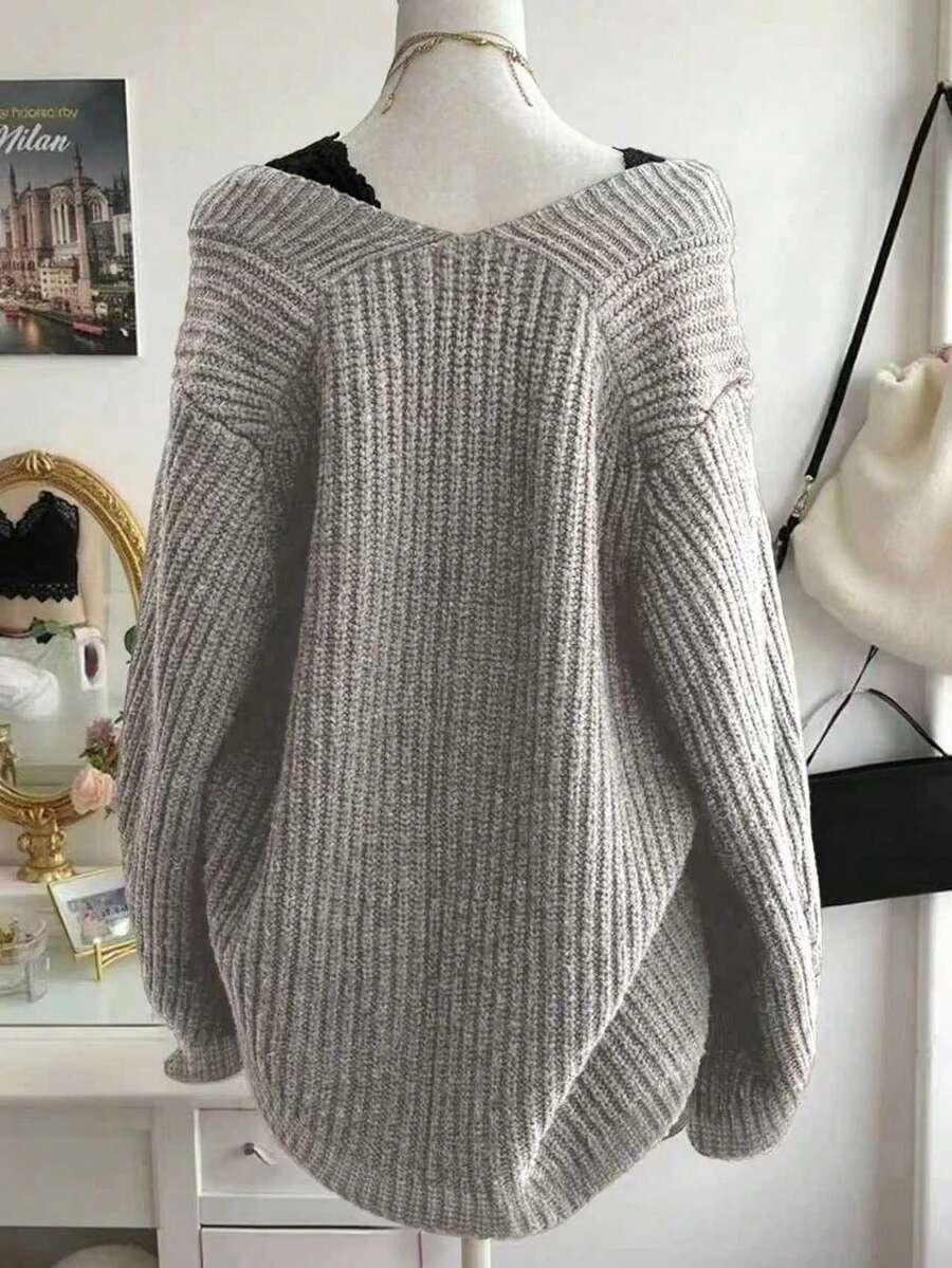 szary dzianinowy sweter