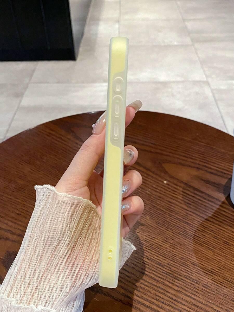 żółte etui na telefon 