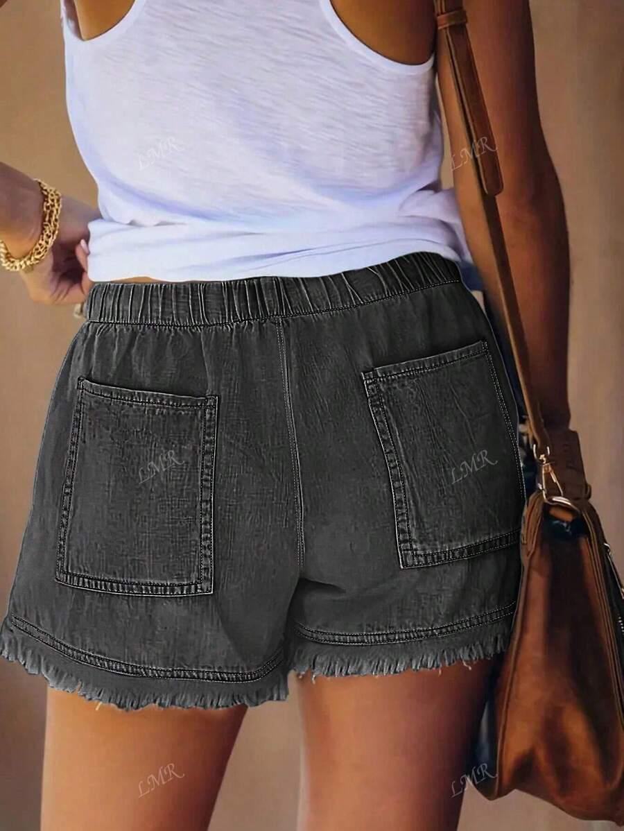 szare spodenki jeans
