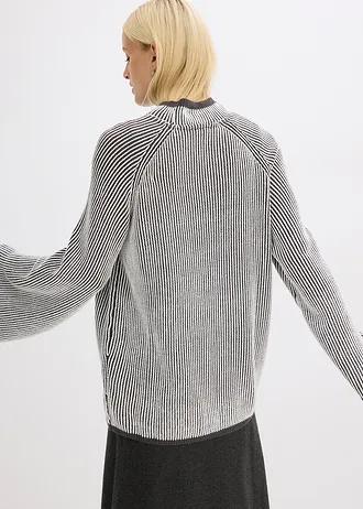 SWETER Z SZEROKIMI RĘKAWAMI W PASKI