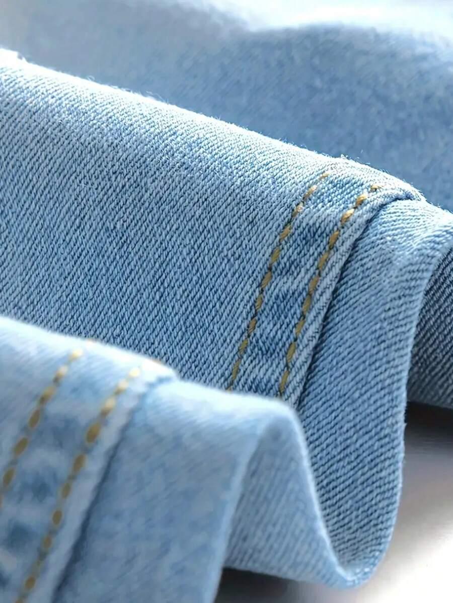 niebieskie spodnie jeans 