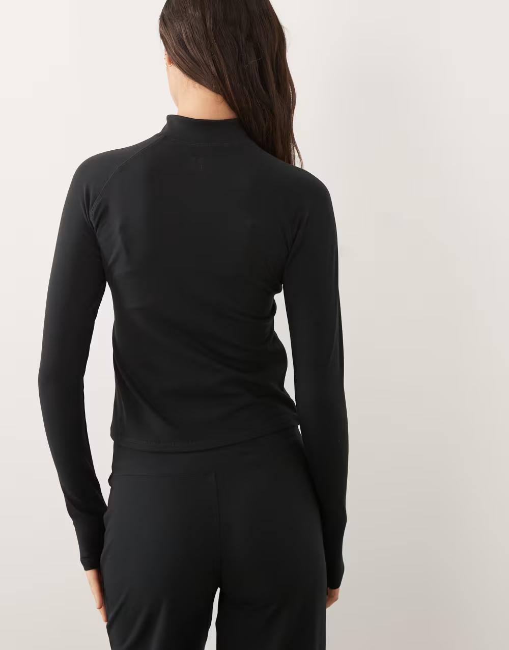 CZARNA BLUZA ZAMEK KIESZENIE