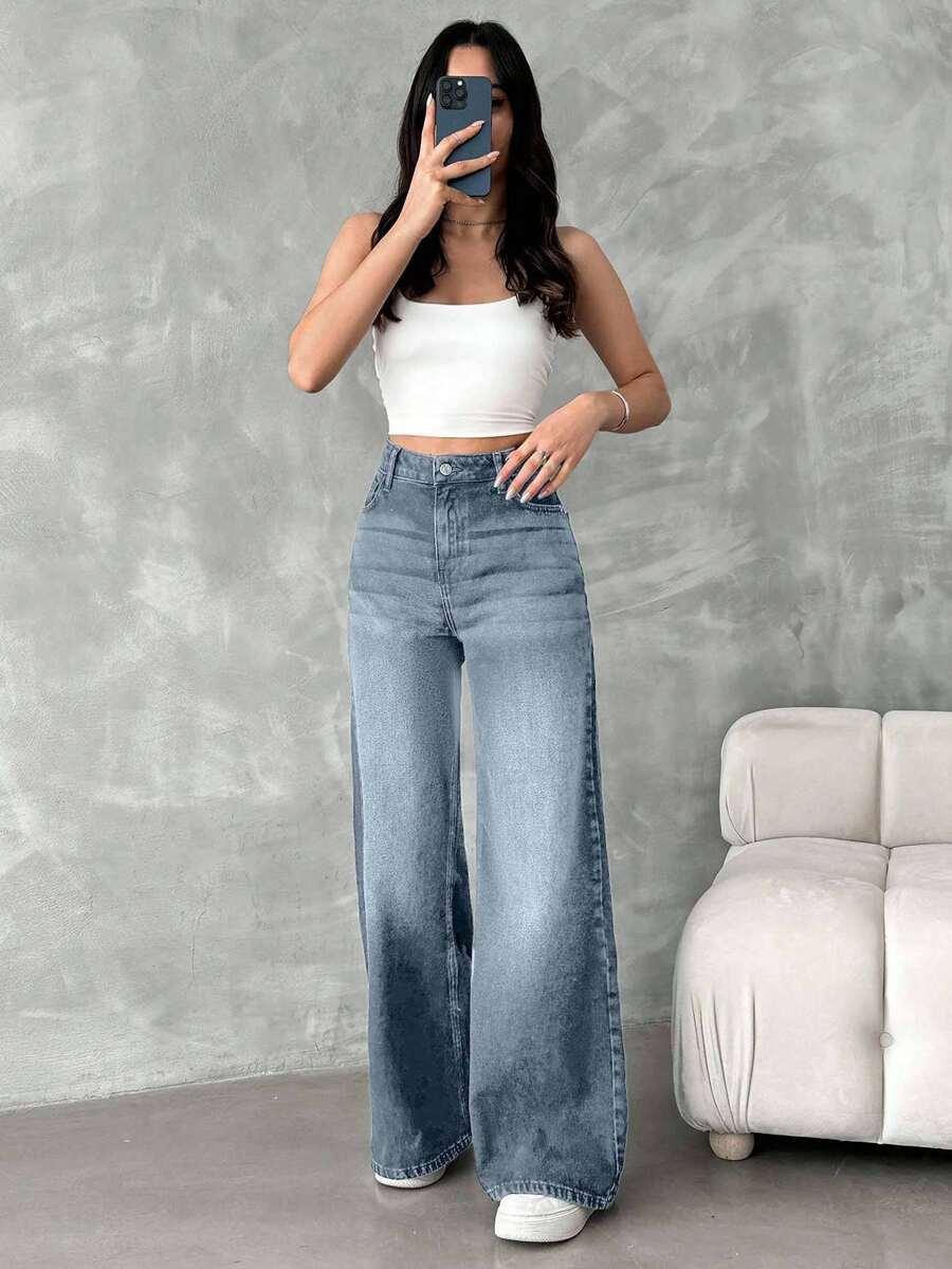 niebieskie spodnie jeans 