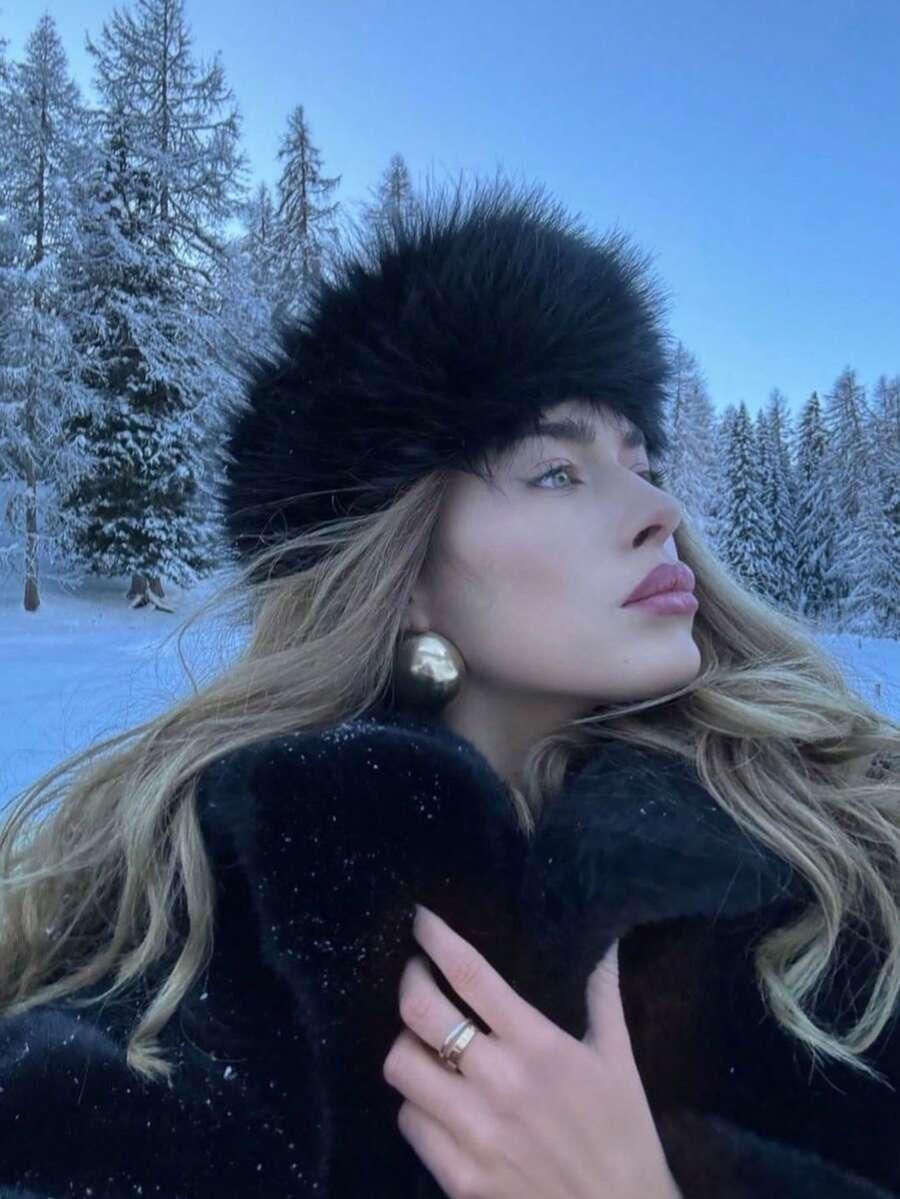 czarna czapka sztuczne futro