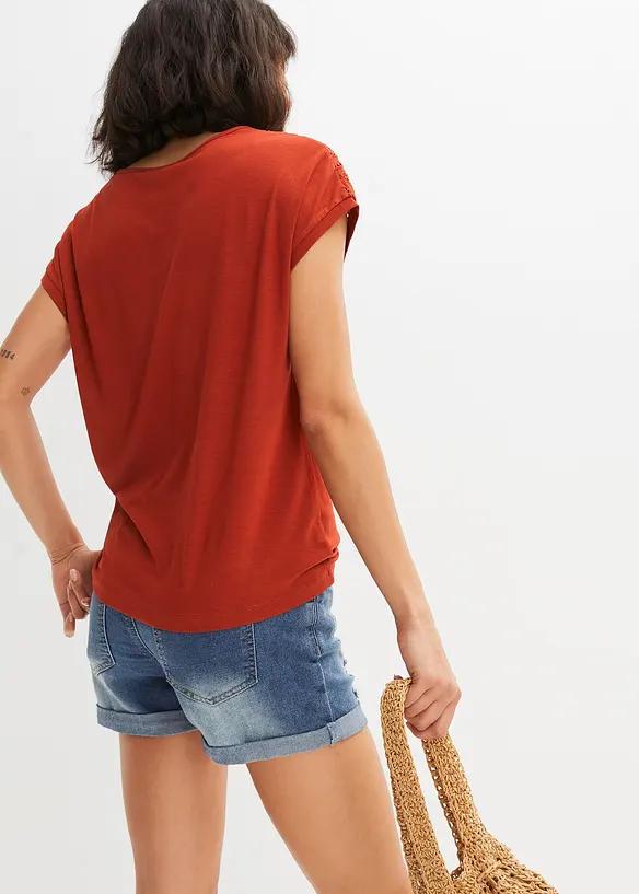 T-SHIRT Z HAFTEM