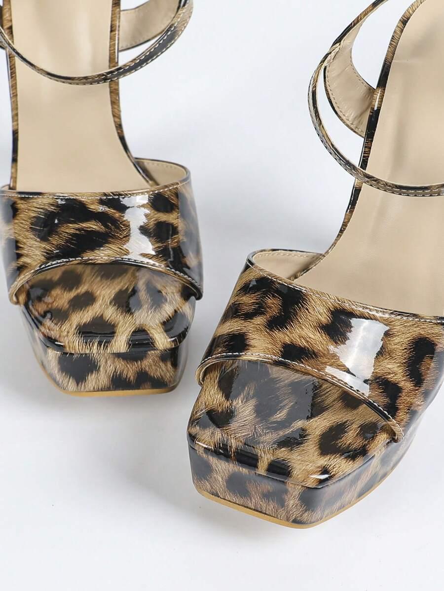 sandały animal print