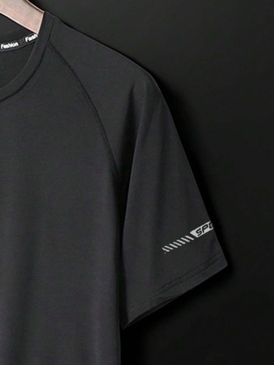 CZARNY SPORTOWY T-SHIRT 