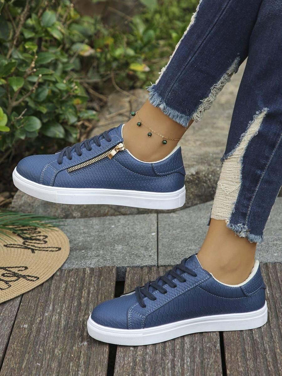 niebieskie wsuwane buty 