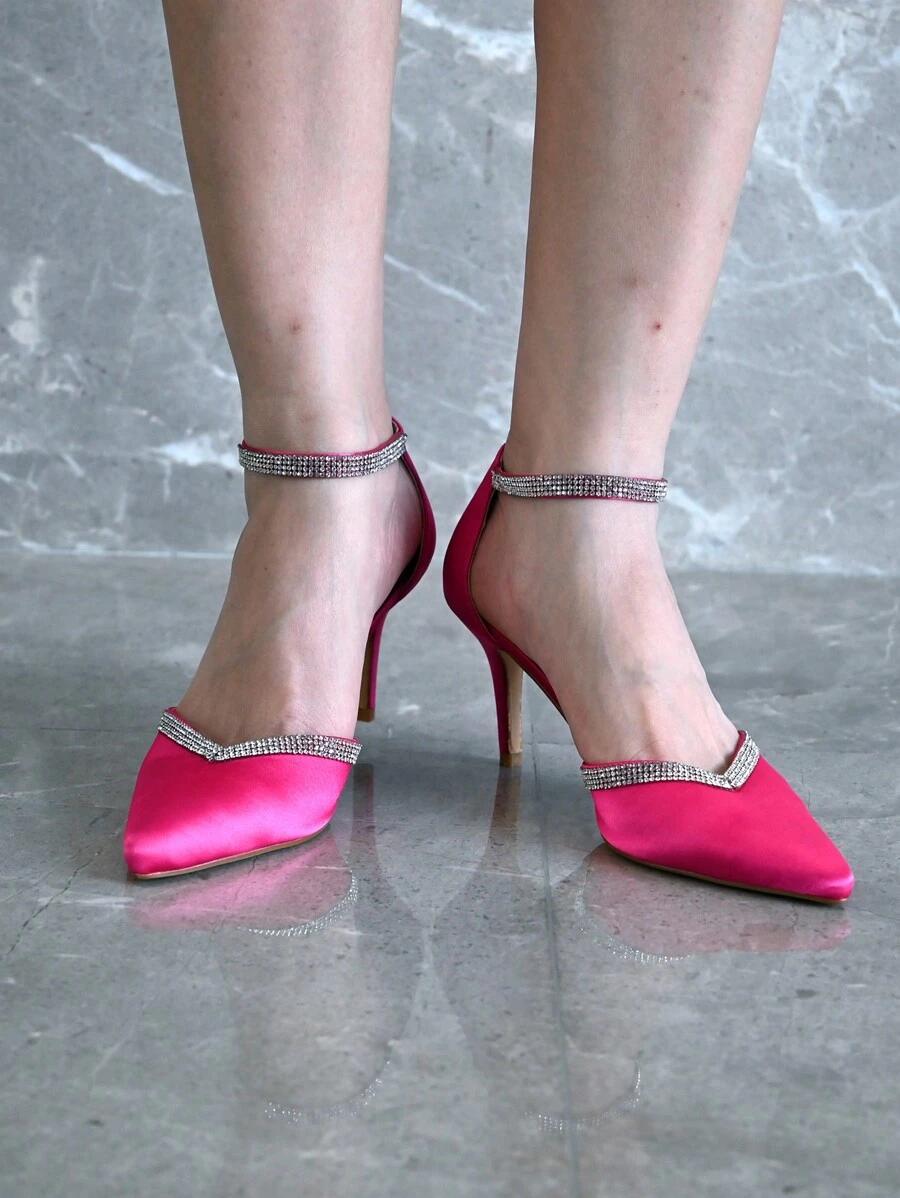 BUTY NA SZPILCE