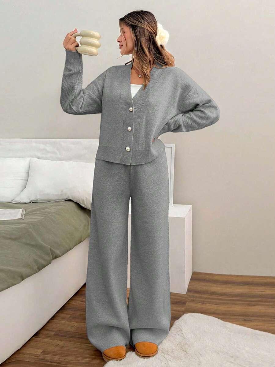 szary sweter v neck guziki 