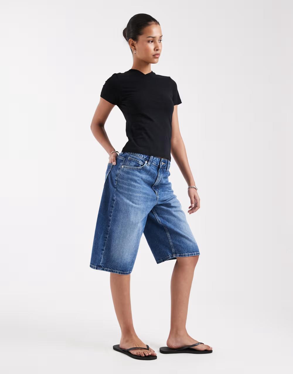 CZARNA DOPASOWANA BLUZKA KRÓTKI RĘKAW V-NECK