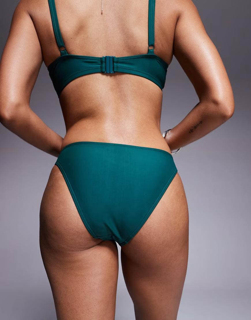 zielony dół od bikini