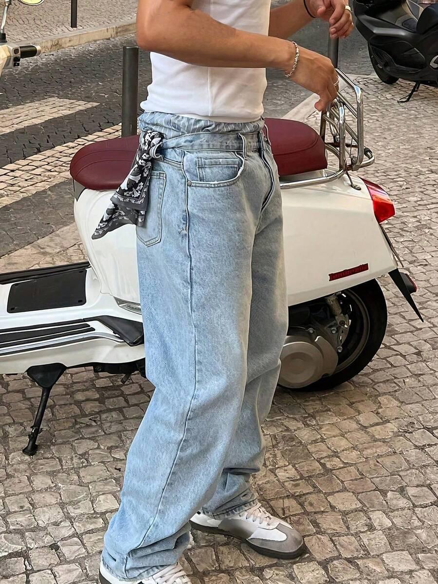 niebieskie spodnie jeans 