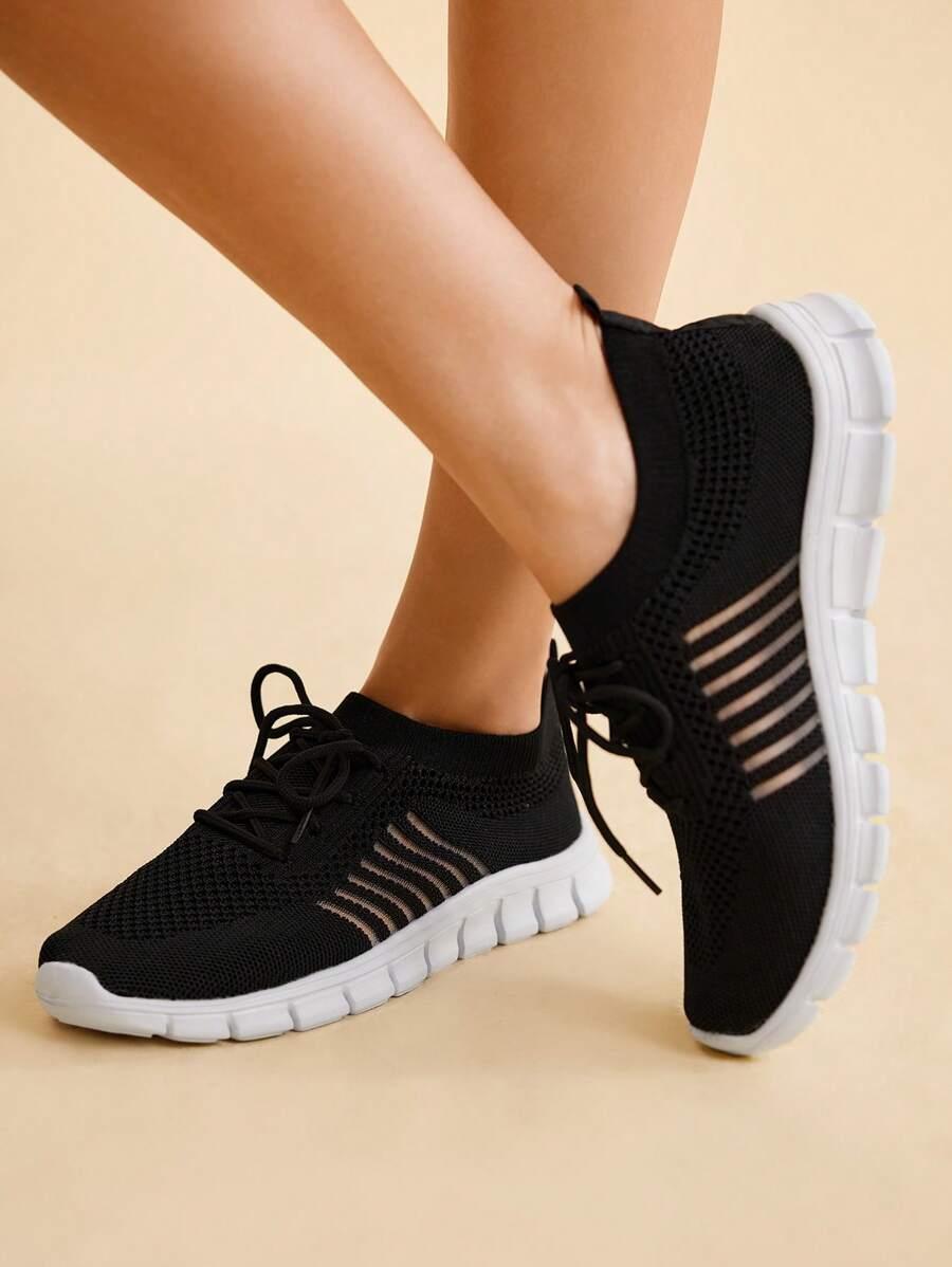 czarne buty sportowe