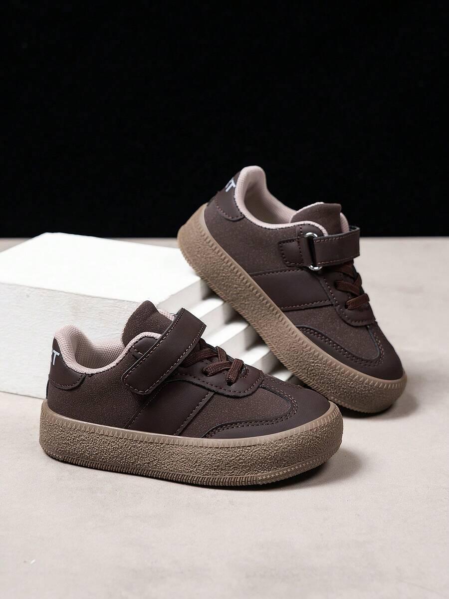 brązowe buty sportowe