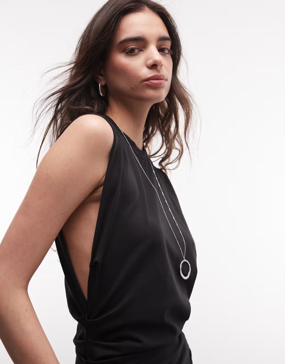 CZARNY TOP BEZ RĘKAWÓW