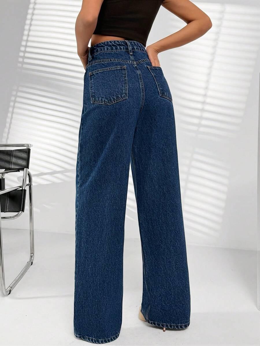 niebieskie spodnie jeans 
