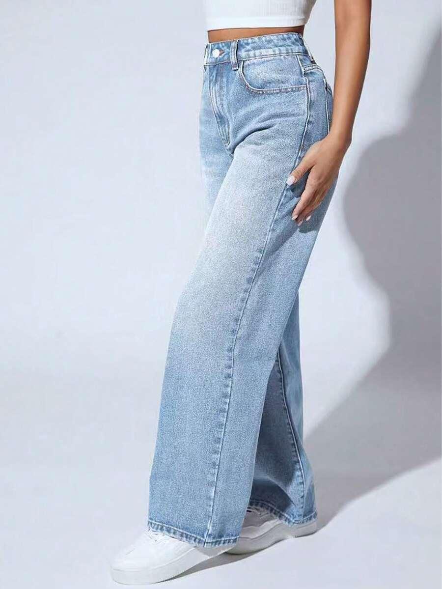 niebieskie jeansy kieszenie