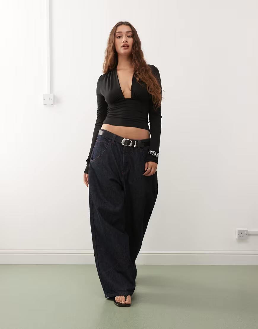CZARNY TOP V-NECK