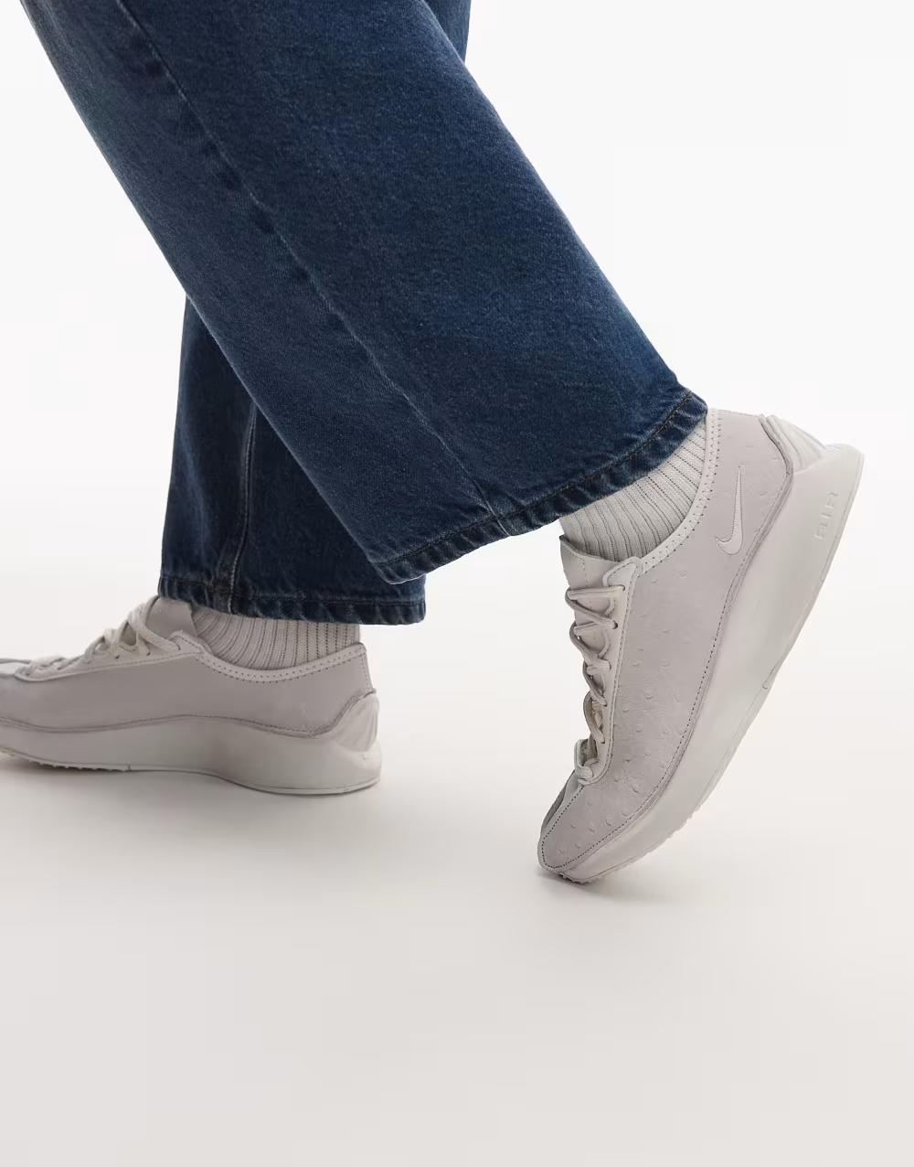 białe Buty sportowe Nike Air Superfly