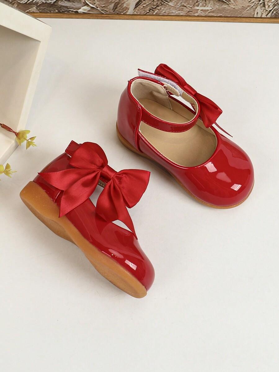 CZERWONE BUTY KOKARDA