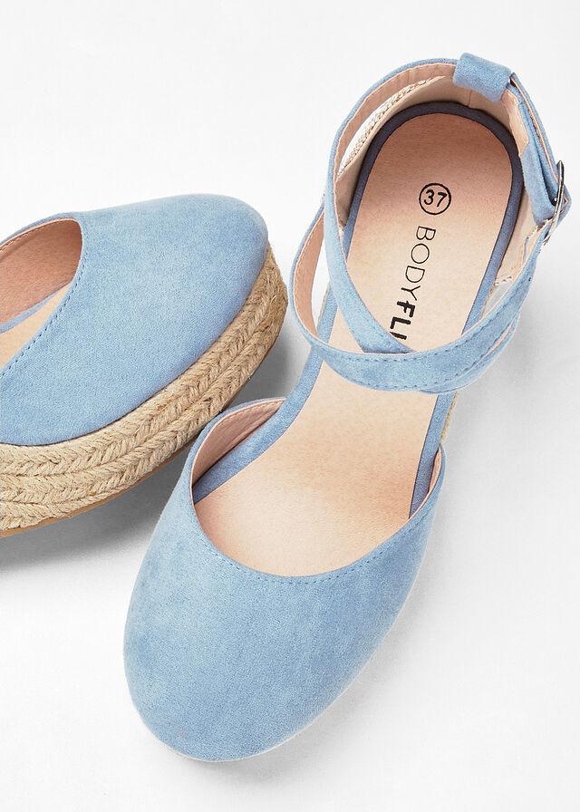BUTY NA KOTURNIE