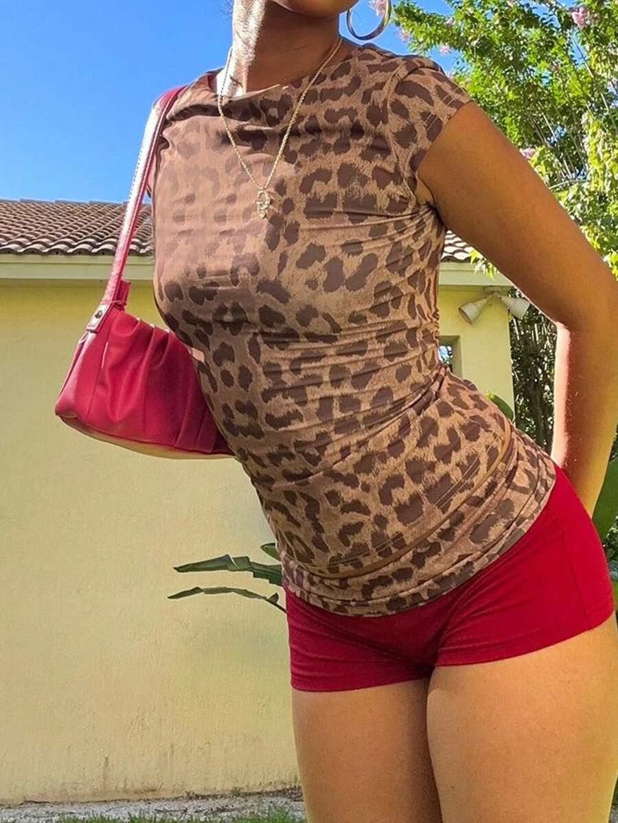 czerwone spodenki animal print