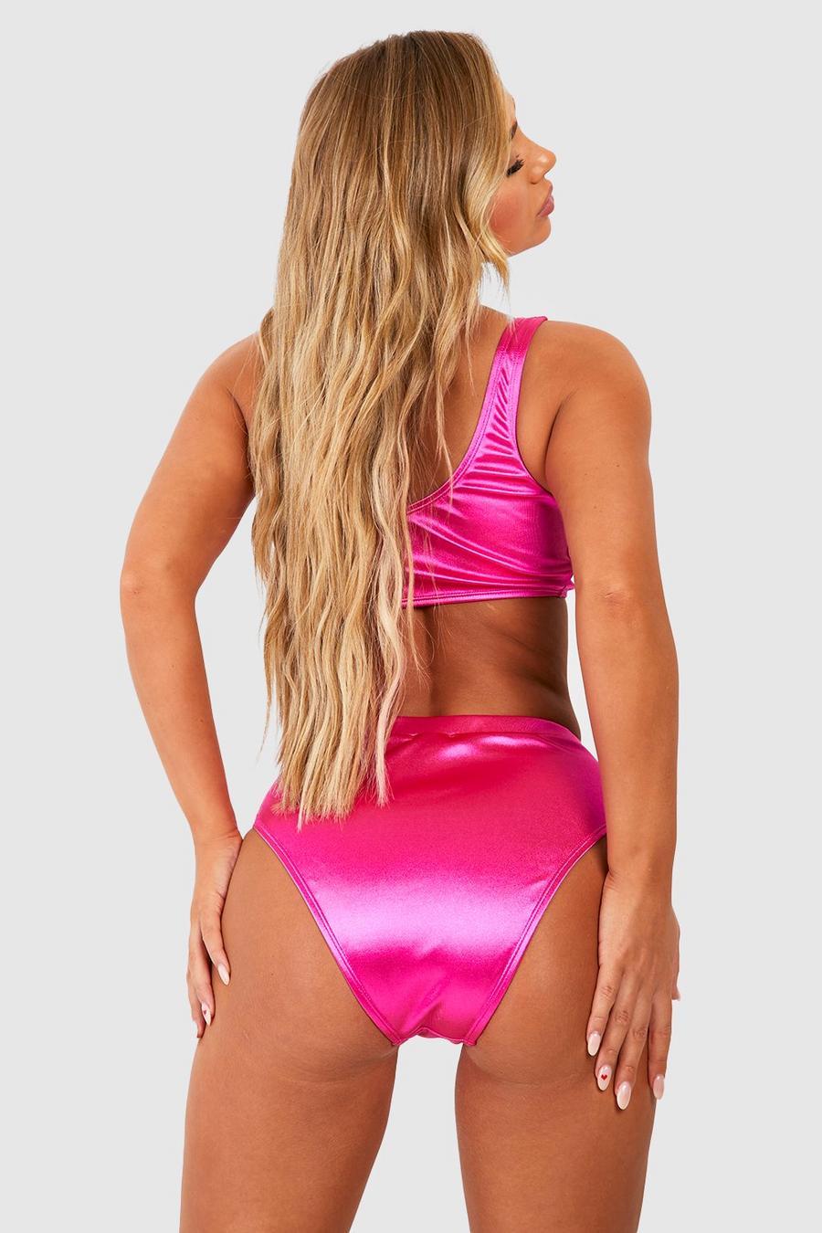 GÓRA OD BIKINI NA JEDNO RAMIĘ 