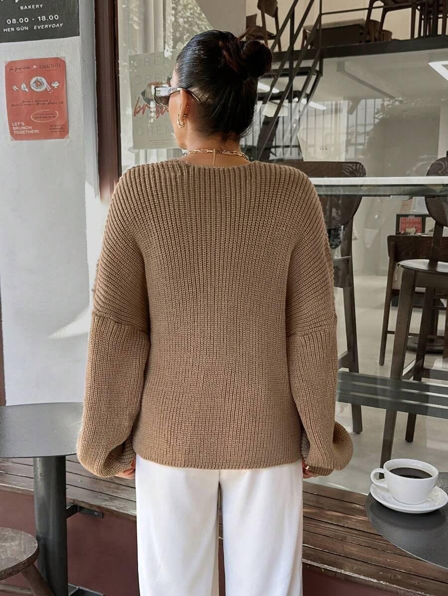 BEŻOWY SWETER DŁUGI RĘKAW