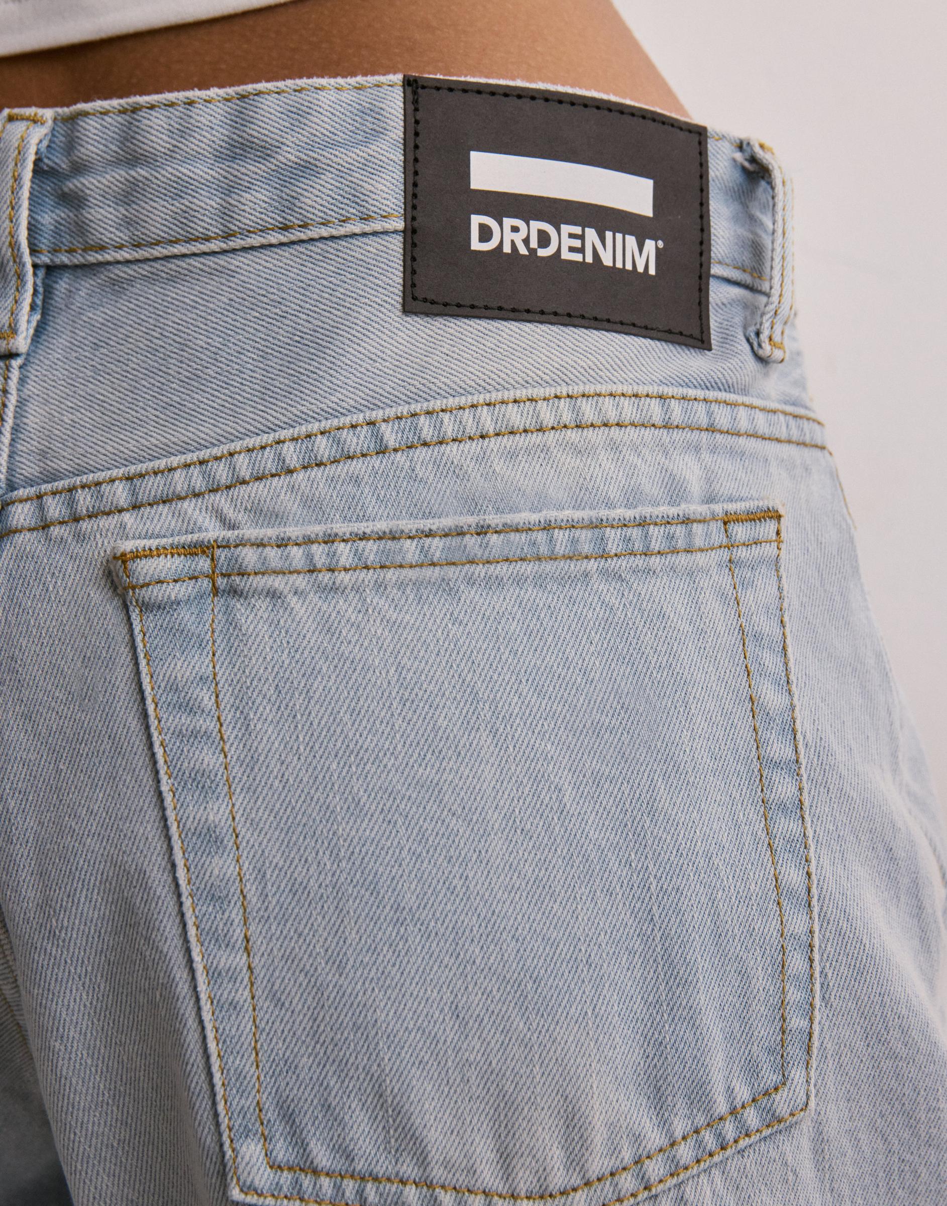 szerokie spodnie jeans