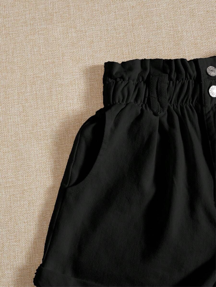 czarne spodenki jeans