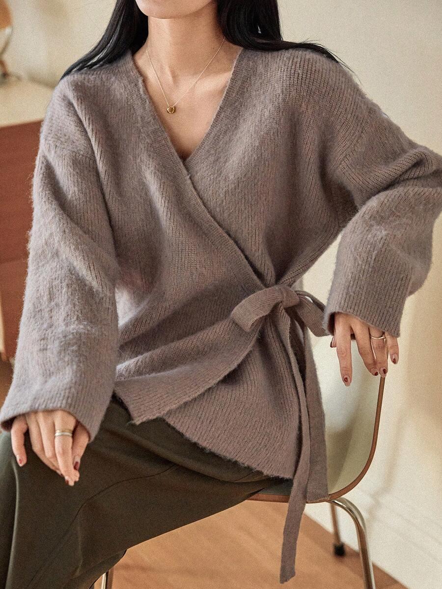 brązowy sweter wiązanie