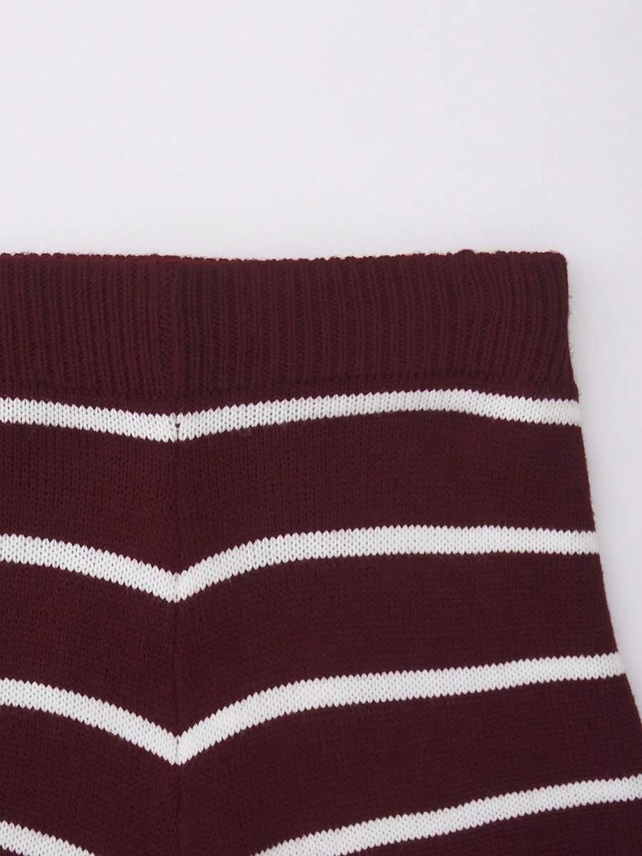 bordowy sweter paski