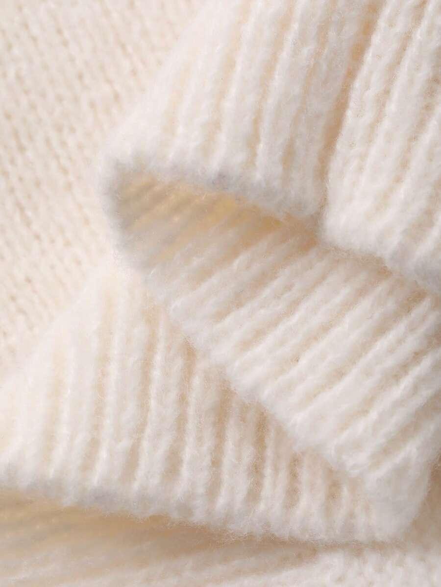 beżowy sweter okrągły dekolt