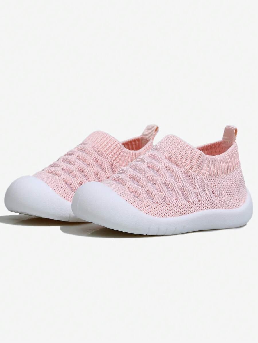 różowe buty dla niemowląt 
